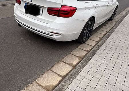 BMW 335d xDrive Touring Sport Line Automatic Spo...