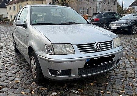VW Polo Volkswagen 1.4 Basis Silber