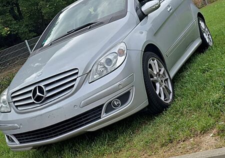 Mercedes-Benz B 180 CDI Autotronic - Navi*SitzHzg.*Klima*Navi