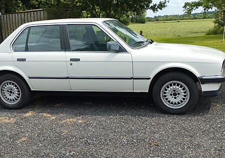 BMW 324
