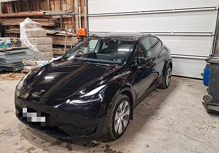 Tesla Model Y Standard Range SR RWD