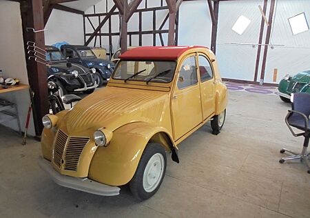 Citroën 2 CV mit 20KW Tüv + H neu