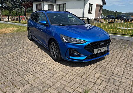 Ford Focus Turnier ST-Line X LED AHK