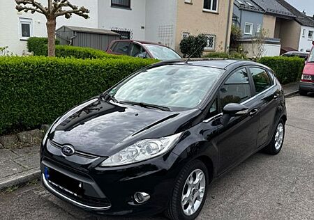 Ford Fiesta 1,25 60kW Titanium Panther-Schwarz