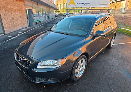 Volvo V70 Kombi Summum 1. Hand 2.4~5 Zylinder