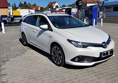 Toyota Auris Touring Sports Hybrid AHK Facelift