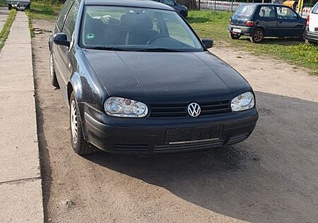 VW Golf Volkswagen 4 1.6 1.Hand TÜV Neu