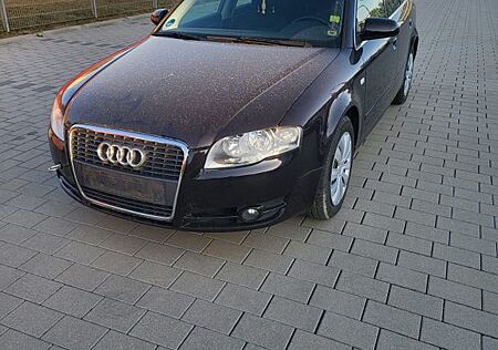 Audi A4 Avant 2.0 TDI / Klimaaut. / Navi /