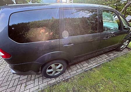 Ford Galaxy 2,0 TDCi 103kW DPF Ghia Ghia