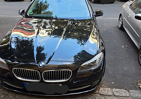 BMW 528i - Automatik , Leder Navi ,neue Batterie