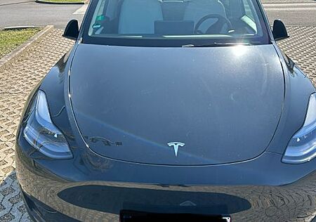 Tesla Model Y Hinterradantrieb RWD RWD