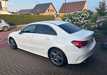 Mercedes-Benz A 220 d DCT -