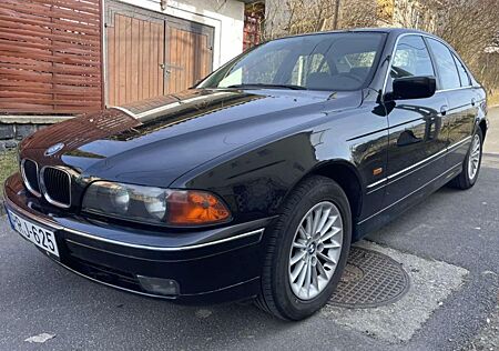 BMW 523i