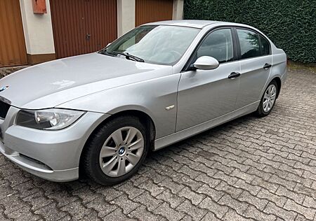BMW 320i 320 Baureihe 3 Lim.