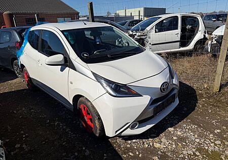 Toyota Aygo (X) Aygo -pose