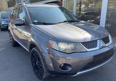 Mitsubishi Outlander 2.2 DI-D Instyle*7-Sitz*Navi*Kamera*