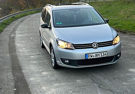 VW Touran Volkswagen 2.0 TDI Style Pano Kamera