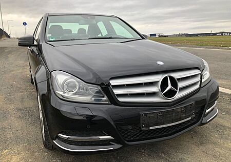 Mercedes-Benz C 180 CGI Lim. BlueEfficiency Avantgarde