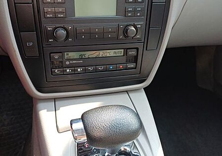 VW Passat Volkswagen 1.8 T tiptronic Family Family