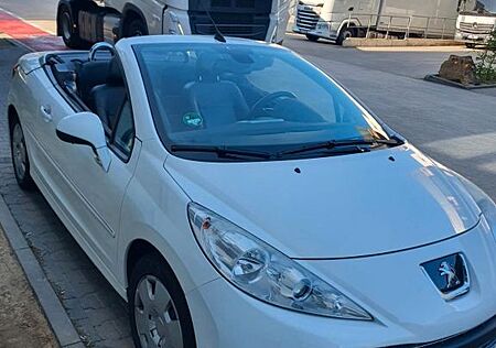 Peugeot 207 CC Black & White Edition 155 THP Black &...