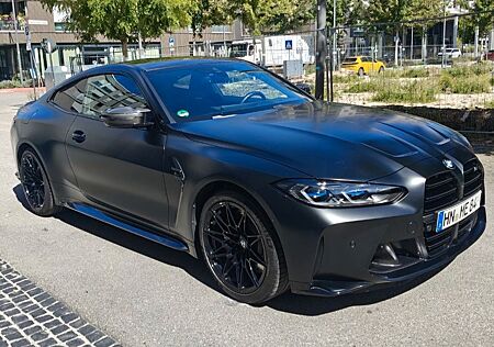 BMW M4 Competition xDrive. Frozen Black Schalensitz