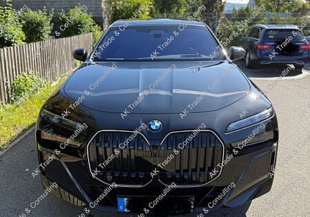 BMW 740d xDrive/TV/ExcLounge/SkyL/Carbon/Kristall/25