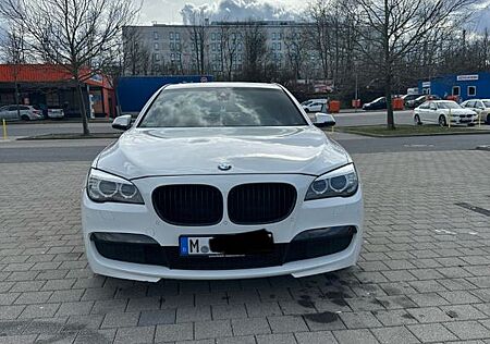 BMW 730d - M-Sportpaket. Head-Up