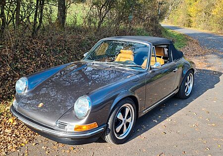 Porsche 964 C4 Cabrio Backdate Singer Style