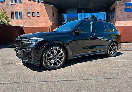 BMW X7 M50i * mit allen Extras * NP: 152.000,- EUR