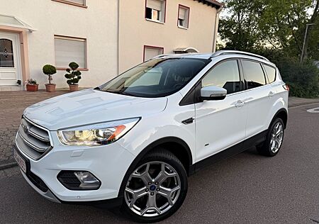 Ford Kuga *Titanium*4x4*Leder*Navi*Xenon*SHZ*Euro 6*