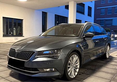 Skoda Superb 2.0 TSI, DSG 4x4 Lauren&Klement Pano