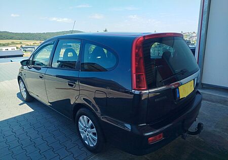 Honda Stream 2.0i ES ES 6-gang 04/27 HU