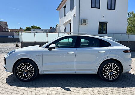 Porsche Cayenne Coupe E-Hybrid*Sport-Design*Pano*21 Zoll