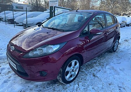 Ford Fiesta Trend 8-fach bereift Klima Scheckheft