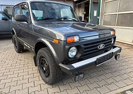 Lada Niva Taiga 1. Hand AHK Dotz Mike Sander´s
