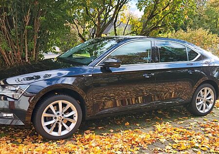 Skoda Superb top ausgestatteten Style / Sport