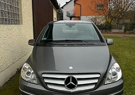 Mercedes-Benz B 170 / Tüv Neu / 8-fach bereift