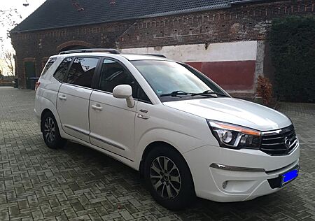 SsangYong Rodius 2.2 Diesel e-XDi 220 Sapphire 4WD Aut...