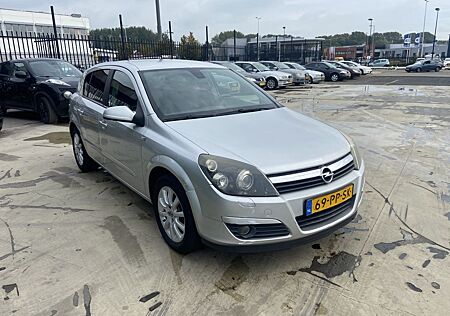 Opel Astra 1.8-16V Elegance