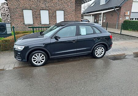 Audi Q3 1.4 TFSI ultra cylinder AHK NAVI Tüv Neu !