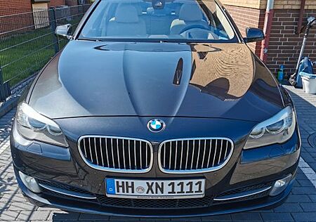 BMW 525d xDrive Touring HUD/Pano/Softclose/Standheiz