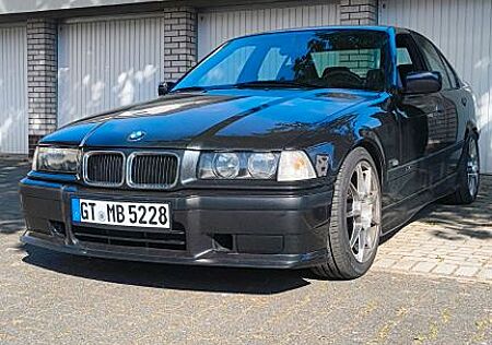 BMW 328i