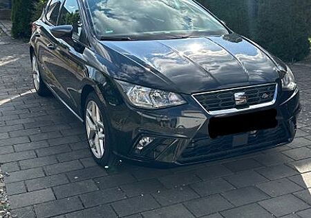 Seat Ibiza 1.0 TSI 70kW FR, Virtual Cockpit, 8-Fach