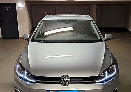 VW Golf Volkswagen 2.0 TDI Highline "TÜV + Scheckheft Neu"