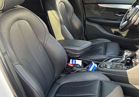 BMW 2er 220 Gran Tourer 220d xDrive A -M Paket 7 sitzer