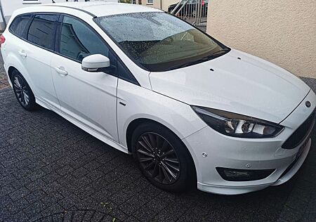 Ford Focus ST-Line Turnier