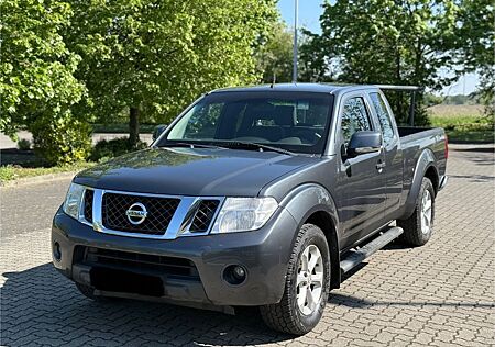 Nissan Navara 2.5 dCi Pick-Up Klima AHK TÜV 09.2025