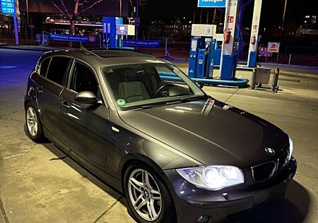 BMW 120d Sport*Xenon*PDC*Navi*S-Dach*Ambiente*