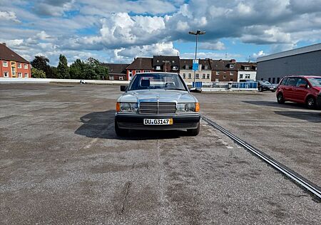 Mercedes-Benz 190 D 2.0 Restauriert H-Kennzeichen KEIN ROST!!