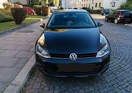 VW Golf Volkswagen 1.2 TSI 63 kW Comfortline Comfortline